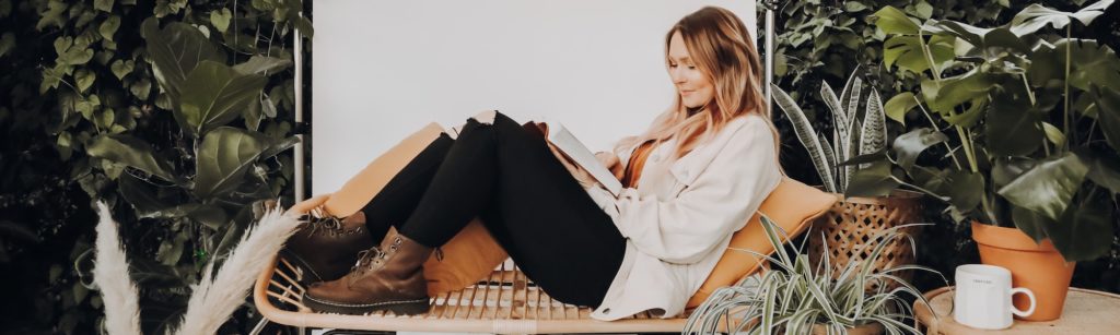 woman reading her bible and drinking coffee sacred rhythm of God's Word